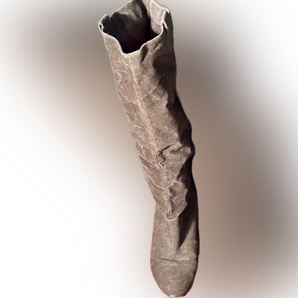 70s throwback brown suede boots - Picture 3 of 14